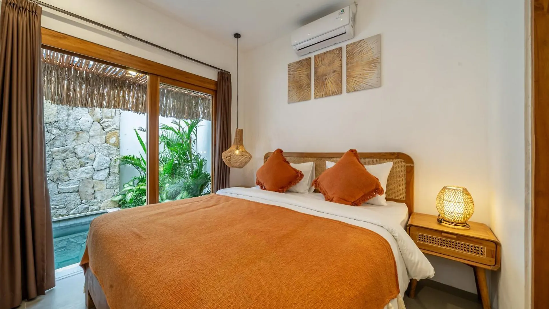 Exquisite 3-Bedroom Villa In Seminyak With Private Rooftop Oasis Kerobokan   Kerobokan (Bali)